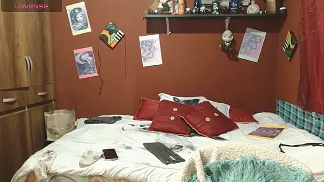 Sasharosee2 online show from 10/15/25, 12:05