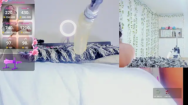 Ashley  Jones   online show from 04/21/26, 09:04