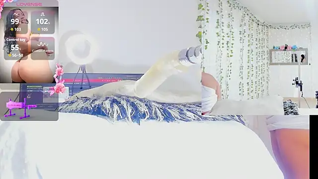 Ashley  Jones   online show from 04/22/26, 09:01