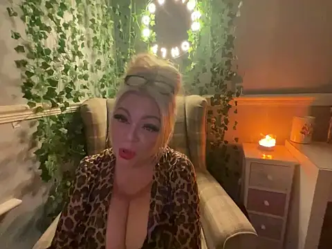 BonnyDesire online show from 10/27/25, 08:24