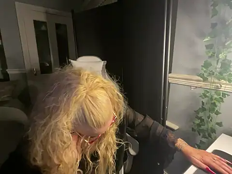 BonnyDesire online show from 03/11/26, 08:37