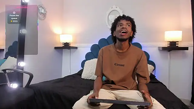 AllexJacob online show from 10/21/25, 01:23