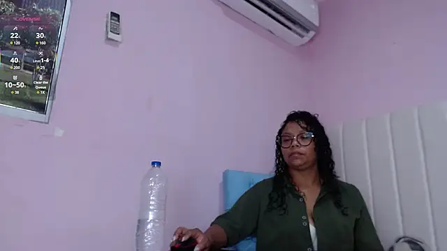 Snapshot of valery_storm_ chatting on 10/11/25, 11:20 valery storm online show from 10/11/25, 11:20