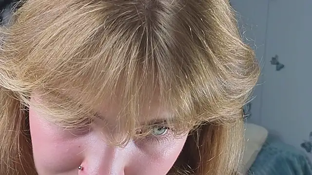 Snapshot of pienaple chatting on 09/25/25, 04:05 pienaple online show from 09/25/25, 04:05