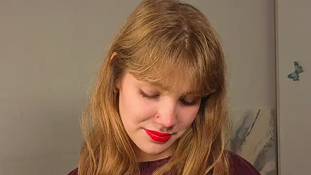 Snapshot of pienaple chatting on 09/27/25, 04:17 pienaple online show from 09/27/25, 04:17