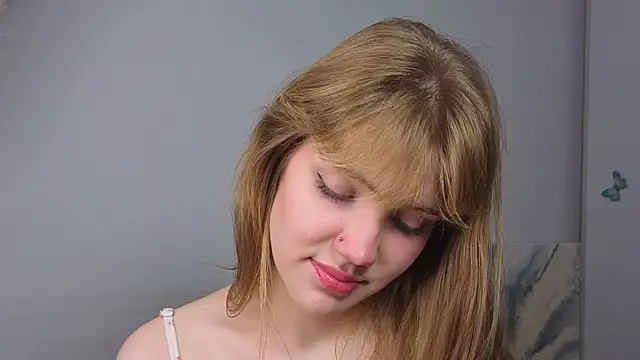 Snapshot of pienaple chatting on 09/28/25, 04:40 pienaple online show from 09/28/25, 04:40