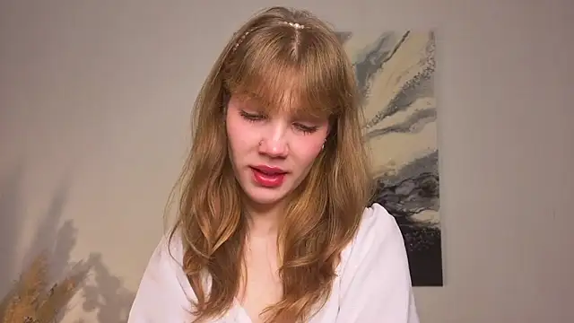 Snapshot of pienaple chatting on 11/07/25, 04:01 pienaple online show from 11/07/25, 04:01