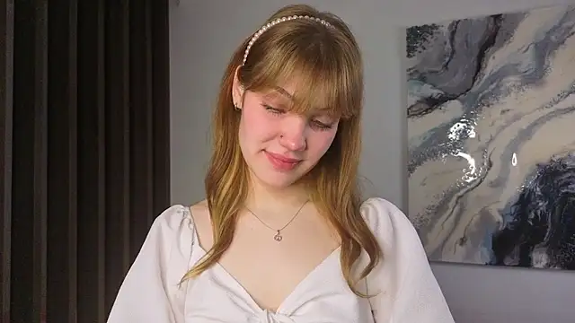 Snapshot of pienaple chatting on 11/27/25, 04:14 pienaple online show from 11/27/25, 04:14