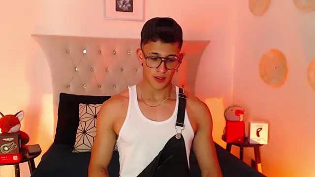 SalvadorFit online show from 11/23/25, 08:41