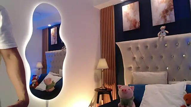 Snapshot of SalvadorFit chatting on 02/13/26, 08:38 SalvadorFit online show from 02/13/26, 08:38