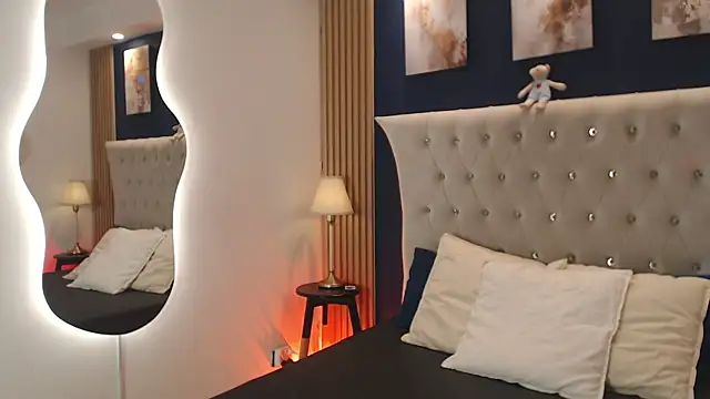 Snapshot of SalvadorFit chatting on 02/22/26, 08:18 SalvadorFit online show from 02/22/26, 08:18