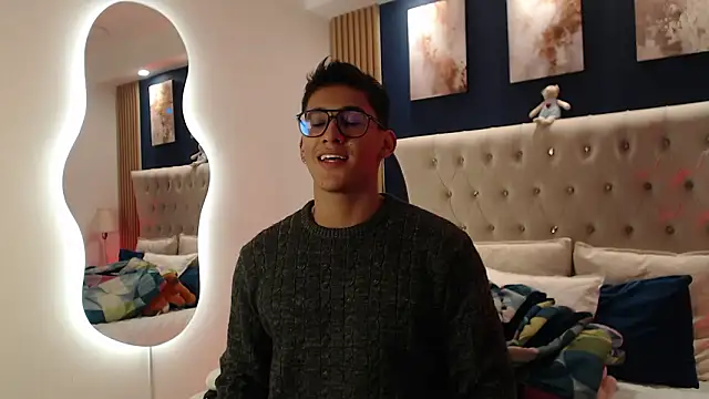 Snapshot of SalvadorFit chatting on 02/25/26, 08:40 SalvadorFit online show from 02/25/26, 08:40