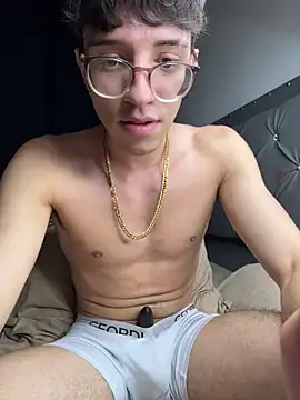 Snapshot of arthurdavies chatting on 10/30/25, 04:36 arthurdavies online show from 10/30/25, 04:36