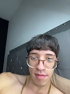 Snapshot of arthurdavies chatting on 11/10/25, 03:38 arthurdavies online show from 11/10/25, 03:38