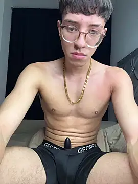 Snapshot of arthurdavies chatting on 11/15/25, 04:43 arthurdavies online show from 11/15/25, 04:43