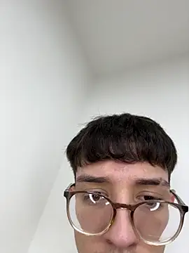 Snapshot of arthurdavies chatting on 11/28/25, 06:27 arthurdavies online show from 11/28/25, 06:27