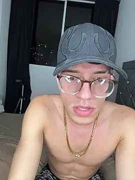 Snapshot of arthurdavies chatting on 12/14/25, 03:34 arthurdavies online show from 12/14/25, 03:34