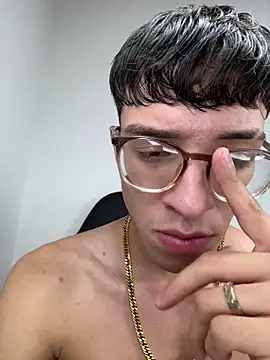 Snapshot of arthurdavies chatting on 12/16/25, 12:48 arthurdavies online show from 12/16/25, 12:48