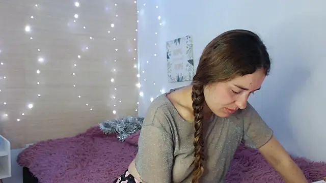 Snapshot of kat_desiree chatting on 12/22/25, 01:08 kat desiree online show from 12/22/25, 01:08