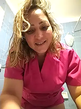 Lunita86 online show from 11/19/25, 02:55