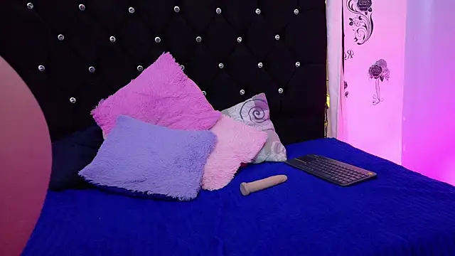 queen salomme online show from 10/15/25, 11:54