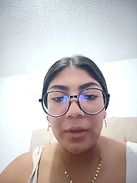 Violettabloom  online show from 10/10/25, 10:09