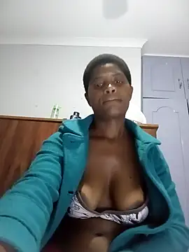 Lilmisafrica25 online show from 10/17/25, 06:43