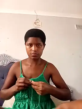 Lilmisafrica25 online show from 10/18/25, 08:15