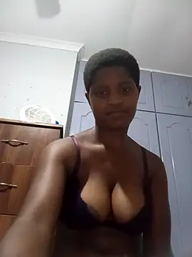 Lilmisafrica25 online show from 10/18/25, 08:20