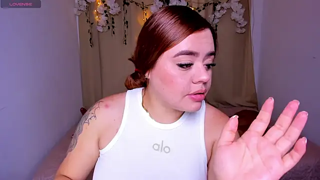 isabella arias2 online show from 04/21/26, 02:51