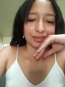 Snapshot of Vale_stone_ chatting on 06/27/26, 05:51 Vale stone online show from 06/27/26, 05:51