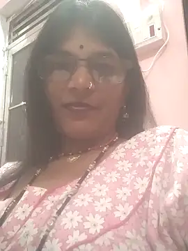 Snapshot of Hott_cutgirl chatting on 10/02/25, 11:12 Hott cutgirl online show from 10/02/25, 11:12