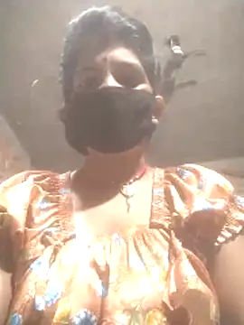 Snapshot of Hott_cutgirl chatting on 11/14/25, 04:06 Hott cutgirl online show from 11/14/25, 04:06