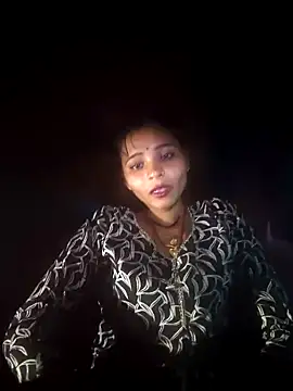 Snapshot of R_Roshni chatting on 10/17/25, 03:25 R Roshni online show from 10/17/25, 03:25