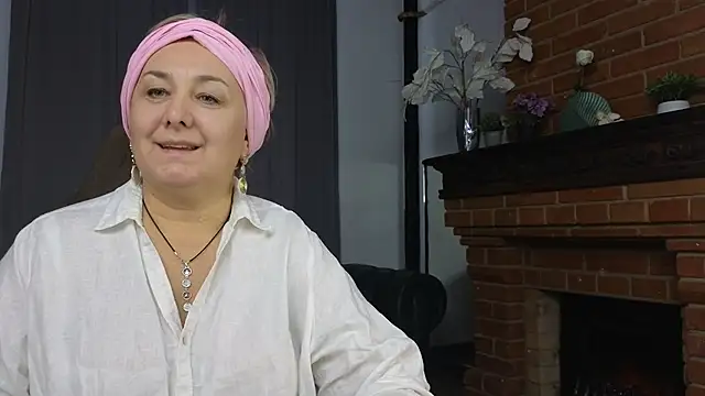 Marta Wils online show from 10/14/25, 04:24