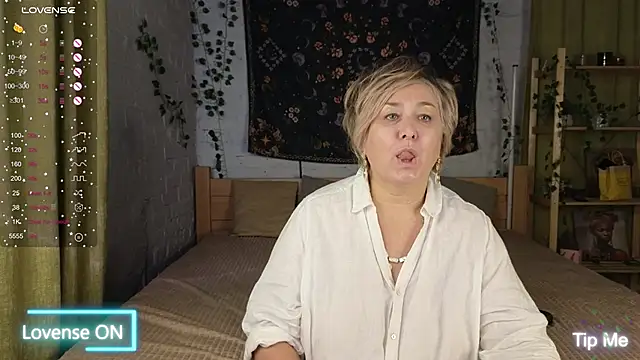 Marta Wils online show from 10/16/25, 01:39