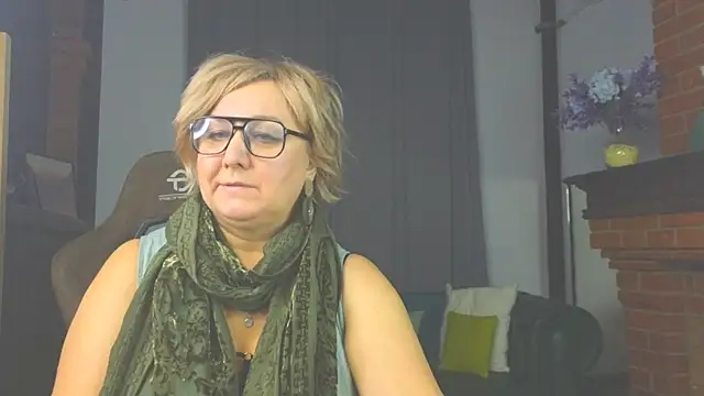 Marta Wils online show from 11/28/25, 04:04