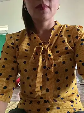 Milky-milk online show from 04/21/26, 12:23