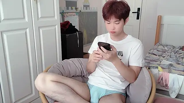 xlong00099 online show from 10/03/25, 04:53