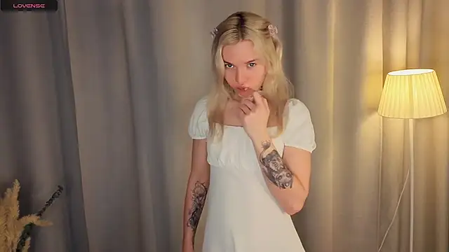 DianeHonnette online show from 11/28/25, 07:16