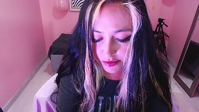 Bunny poison online show from 10/28/25, 01:58