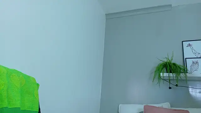 Snapshot of KeendraFox_ chatting on 10/25/25, 10:23 KeendraFox online show from 10/25/25, 10:23