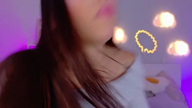 Snapshot of KeendraFox_ chatting on 10/31/25, 11:33 KeendraFox online show from 10/31/25, 11:33