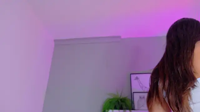 Snapshot of KeendraFox_ chatting on 11/03/25, 10:16 KeendraFox online show from 11/03/25, 10:16