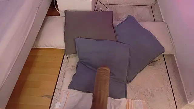 Snapshot of KeendraFox_ chatting on 11/12/25, 10:26 KeendraFox online show from 11/12/25, 10:26