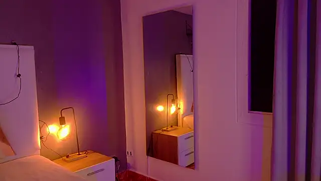 Snapshot of KeendraFox_ chatting on 11/23/25, 11:43 KeendraFox online show from 11/23/25, 11:43