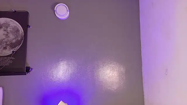 Snapshot of KeendraFox_ chatting on 12/04/25, 10:35 KeendraFox online show from 12/04/25, 10:35