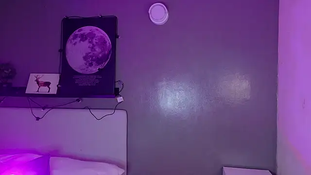 Snapshot of KeendraFox_ chatting on 12/18/25, 11:27 KeendraFox online show from 12/18/25, 11:27