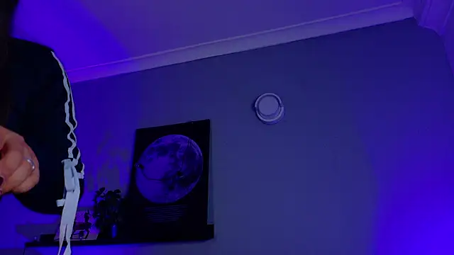 KeendraFox  online show from 04/13/26, 10:10