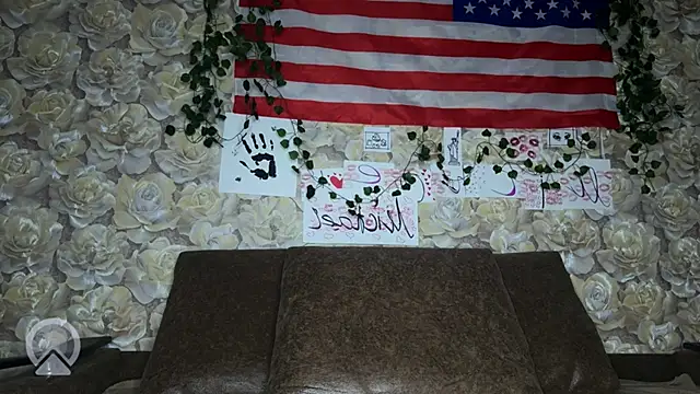 sweeet strawberies online show from 10/08/25, 05:10